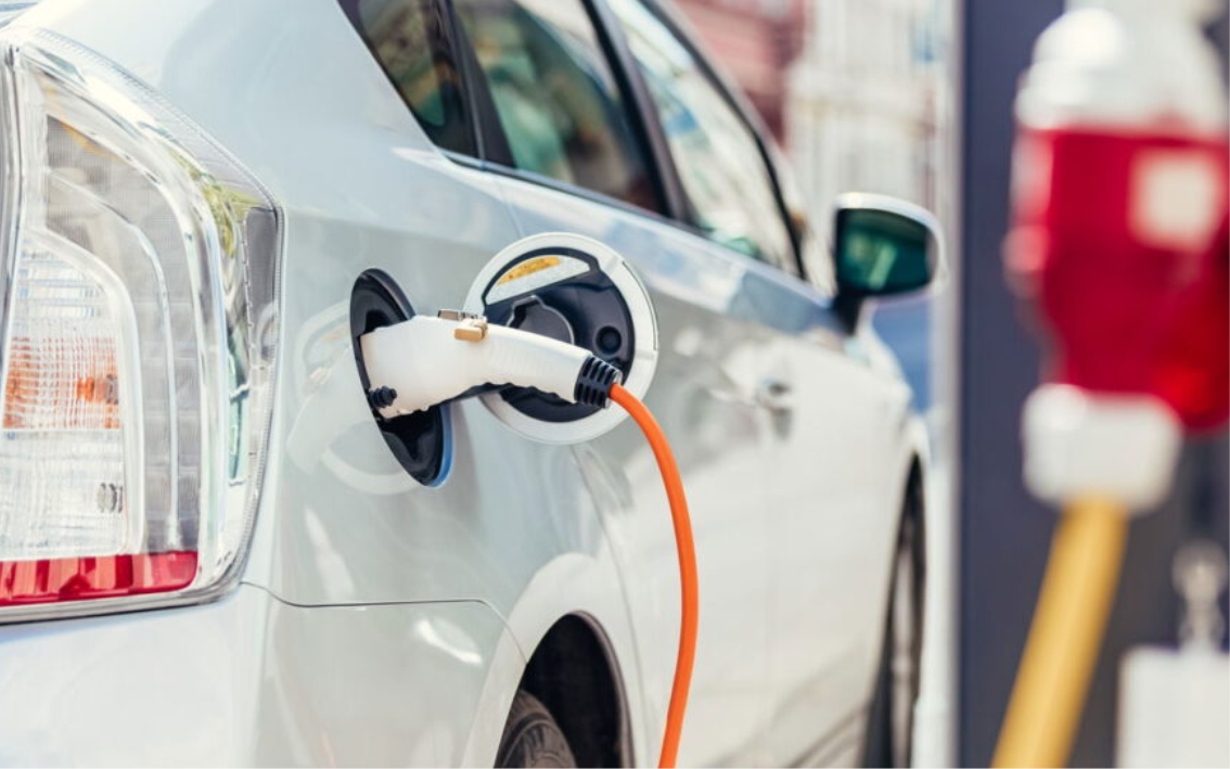 🚗 Tecnologia e Sustentabilidade: Entenda as Diferenças Entre Carros Híbridos e Elétricos
